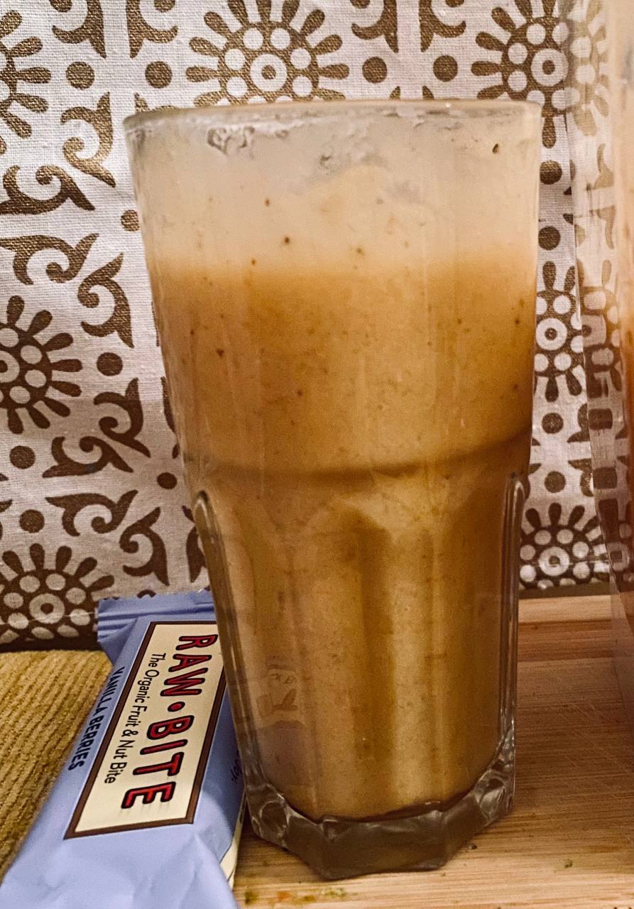 Banana kakhi smoothie